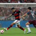 Carrascal define Fla-Flu com gol no segundo tempo e mantém rubro-negro na liderança do Brasileirão